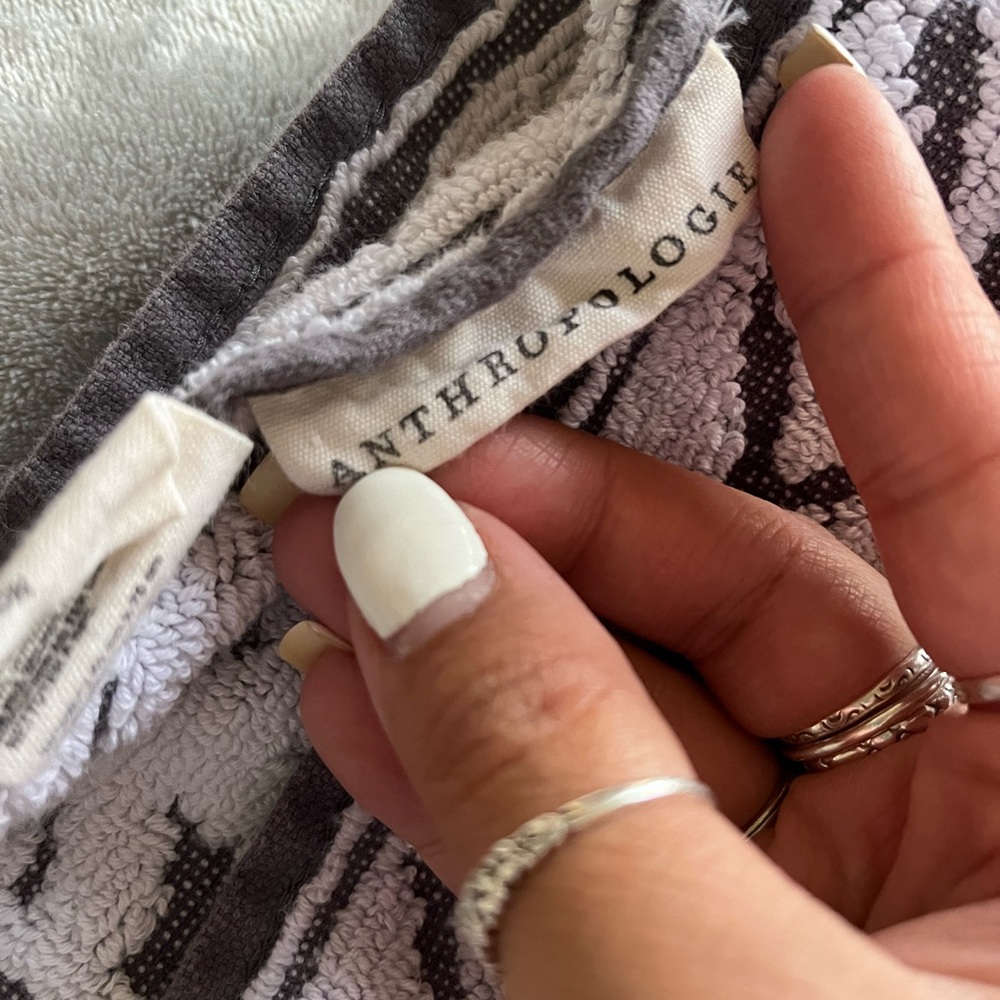 Anthropologie towel - Picture 2 of 4